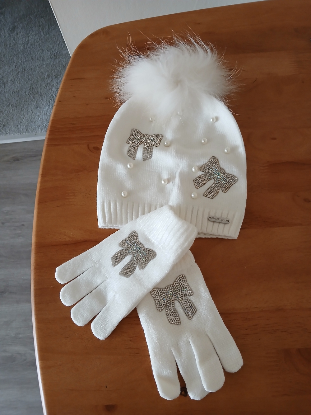 Girls White Knit Pom Pom Hat and Glove Set with Crystal Bow Accents